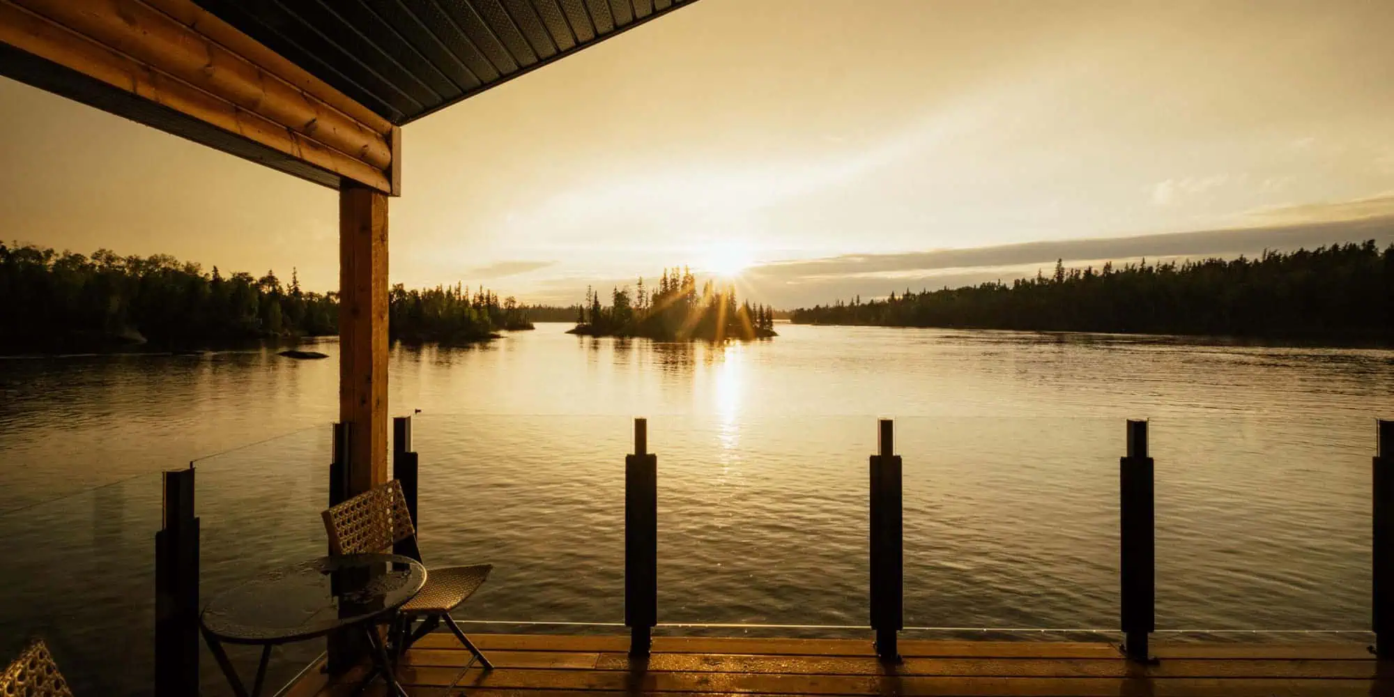 twin-falls-lodge-deck